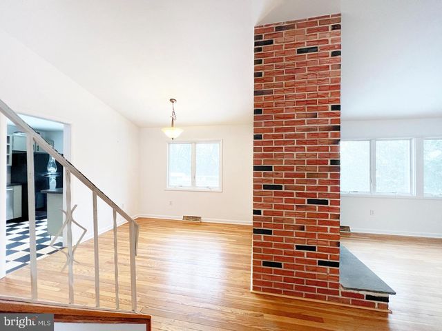 450 LINDEN AVE, Doylestown, PA 18901