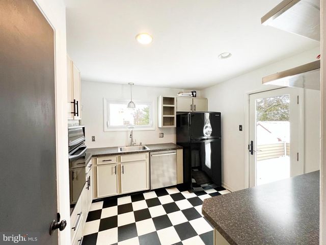 450 LINDEN AVE, Doylestown, PA 18901