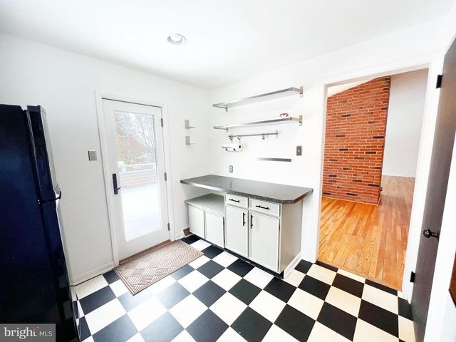 450 LINDEN AVE, Doylestown, PA 18901