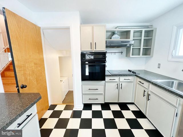 450 LINDEN AVE, Doylestown, PA 18901