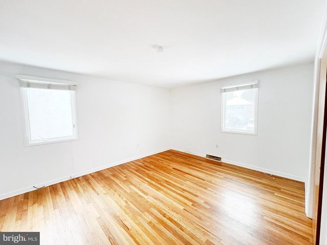 450 LINDEN AVE, Doylestown, PA 18901