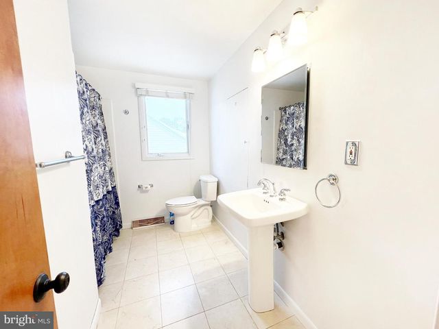 450 LINDEN AVE, Doylestown, PA 18901