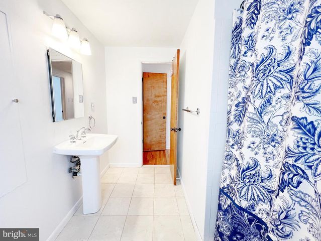 450 LINDEN AVE, Doylestown, PA 18901