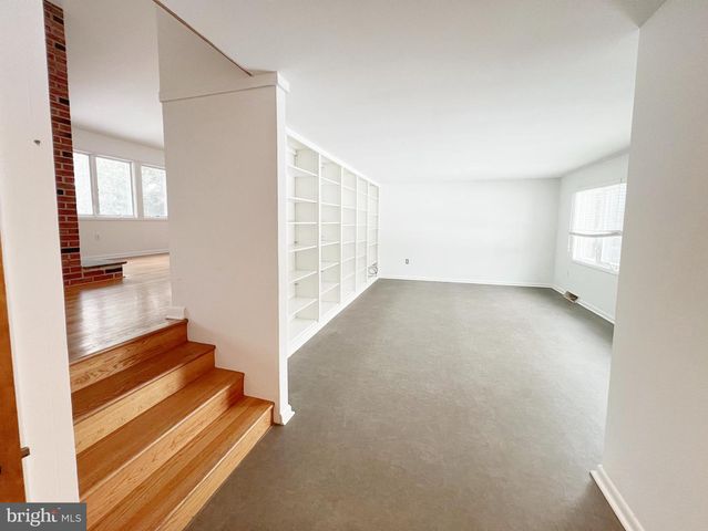 450 LINDEN AVE, Doylestown, PA 18901