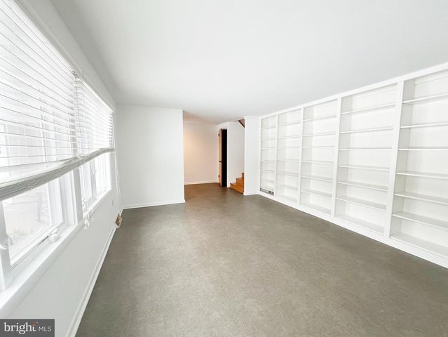 450 LINDEN AVE, Doylestown, PA 18901