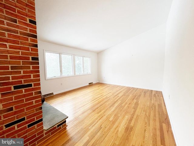 450 LINDEN AVE, Doylestown, PA 18901