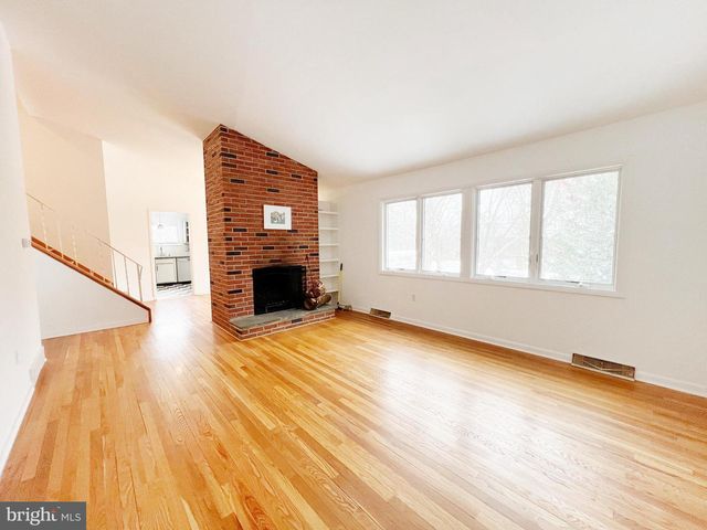 450 LINDEN AVE, Doylestown, PA 18901