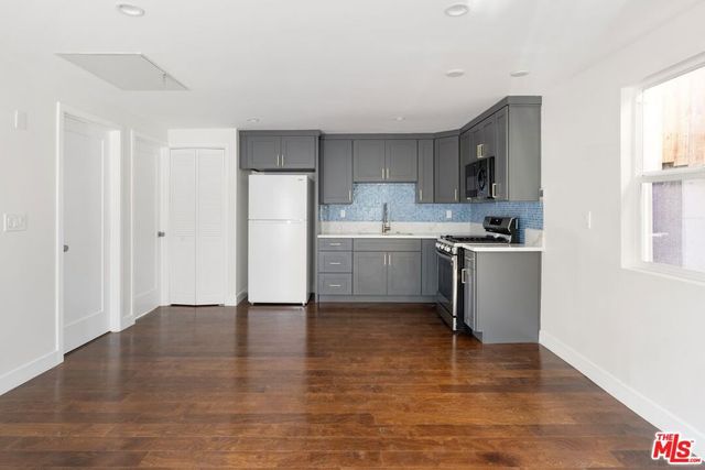 3015 Future Place, Los Angeles, CA 90065