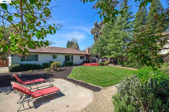 491 Santander Dr, San Ramon, CA 94583