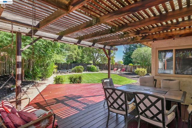 491 Santander Dr, San Ramon, CA 94583