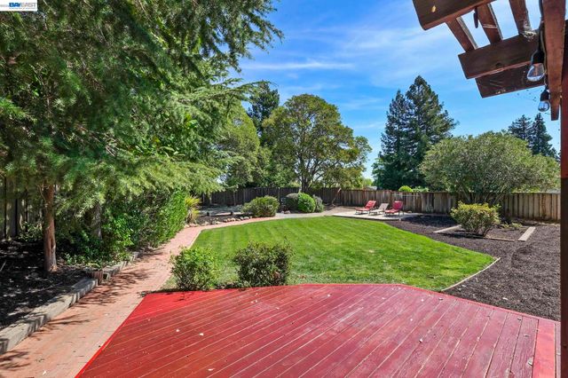 491 Santander Dr, San Ramon, CA 94583