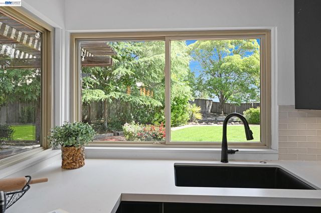 491 Santander Dr, San Ramon, CA 94583