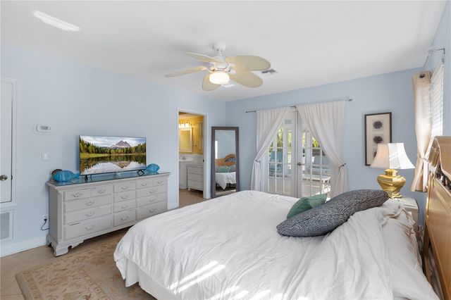 7860 HOLIDAY DRIVE, Sarasota, FL 34231
