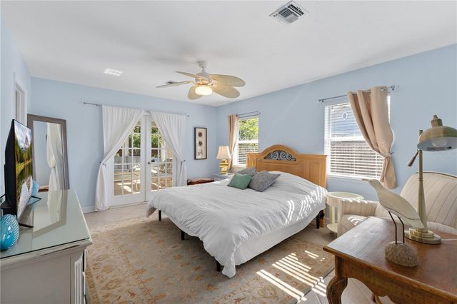 7860 HOLIDAY DRIVE, Sarasota, FL 34231