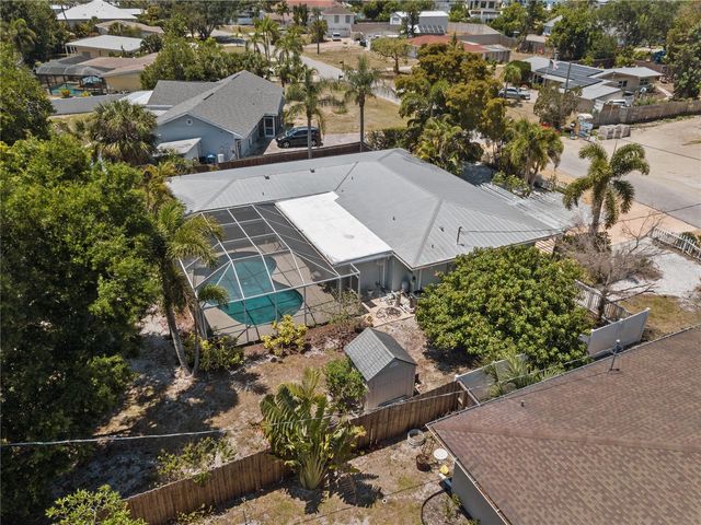 7860 HOLIDAY DRIVE, Sarasota, FL 34231