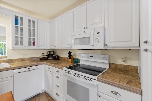 7860 HOLIDAY DRIVE, Sarasota, FL 34231