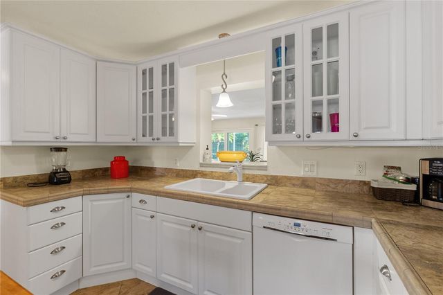 7860 HOLIDAY DRIVE, Sarasota, FL 34231