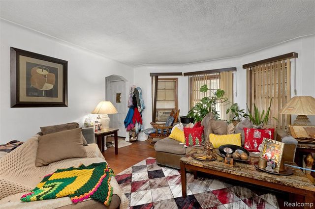 9222 Hartwell, Detroit, MI 48228