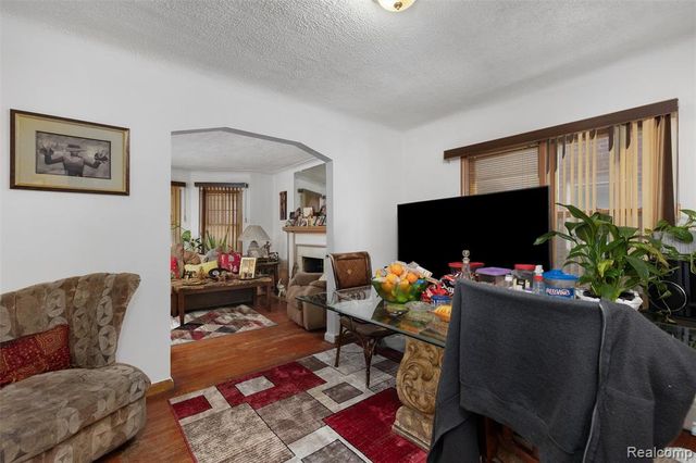 9222 Hartwell, Detroit, MI 48228