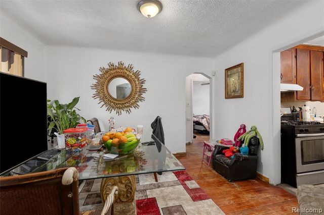 9222 Hartwell, Detroit, MI 48228