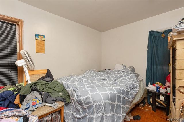 9222 Hartwell, Detroit, MI 48228