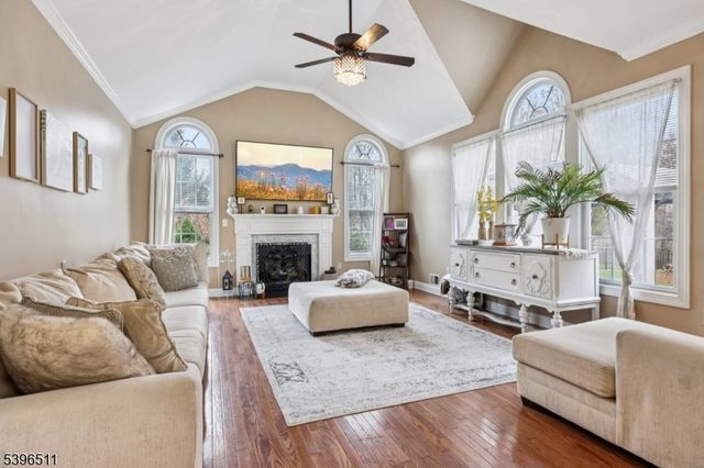 113 Junction Rd, Hampton Boro, NJ 08827