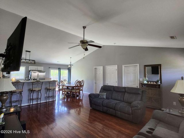 253 Sweet Gum Lane, Richlands, NC 28574