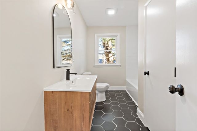 54 Doris Avenue, Tiverton, RI 02878