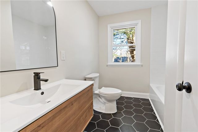 54 Doris Avenue, Tiverton, RI 02878