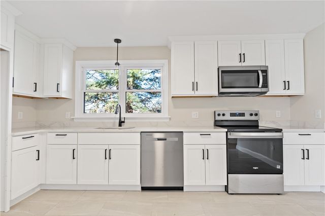 54 Doris Avenue, Tiverton, RI 02878