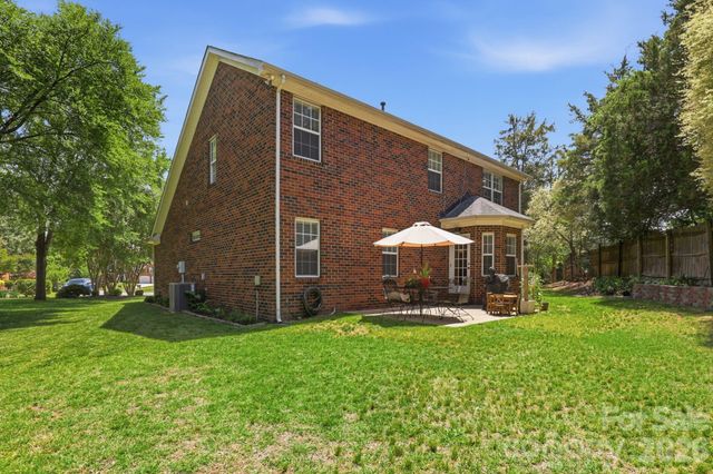 2800 Wingfield Place, Charlotte, NC 28210