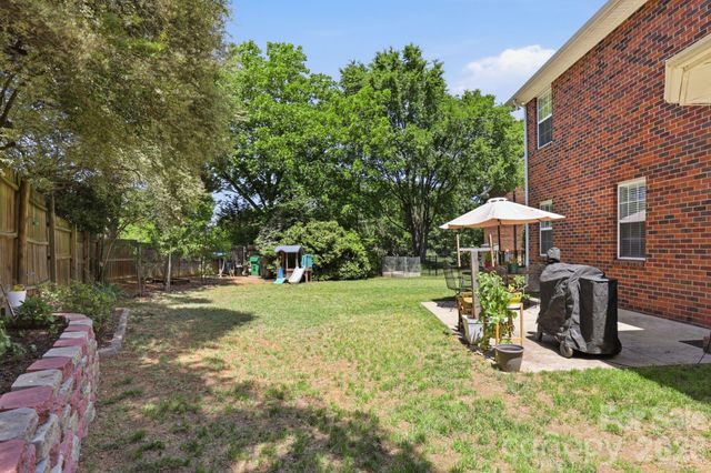 2800 Wingfield Place, Charlotte, NC 28210