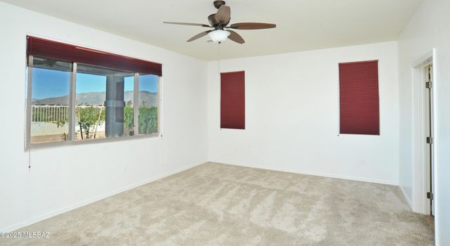 9505 S Quiet Dove Drive, Tucson, AZ 85747