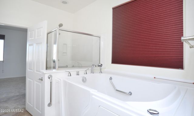 9505 S Quiet Dove Drive, Tucson, AZ 85747