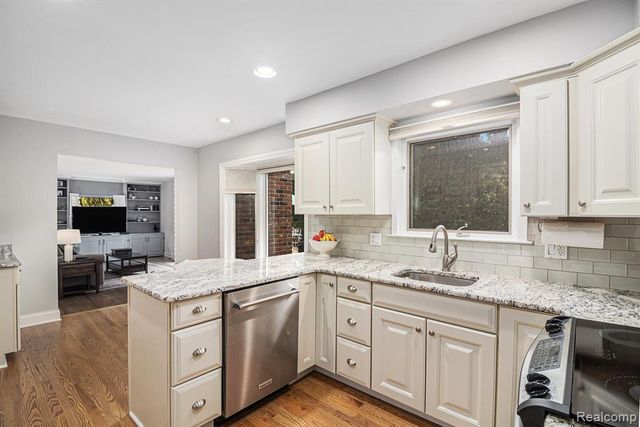 397 S Cranbrook Road, Birmingham, MI 48009