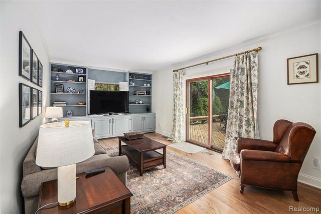 397 S Cranbrook Road, Birmingham, MI 48009