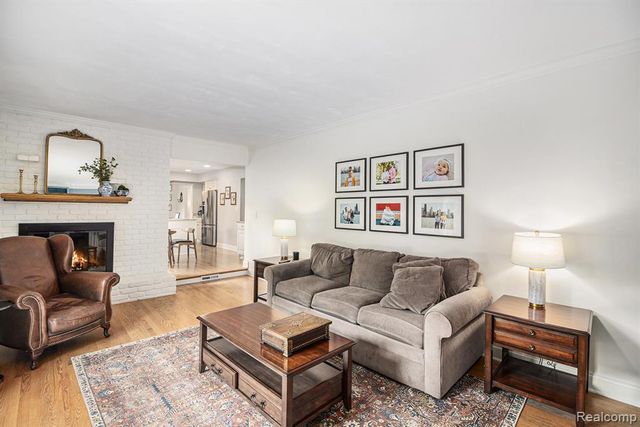 397 S Cranbrook Road, Birmingham, MI 48009