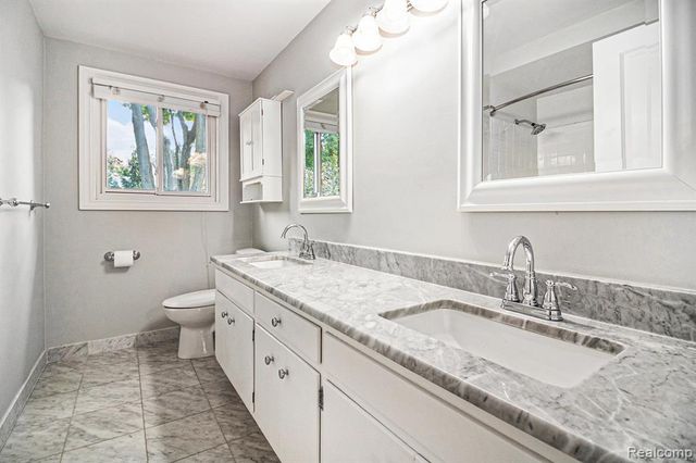 397 S Cranbrook Road, Birmingham, MI 48009