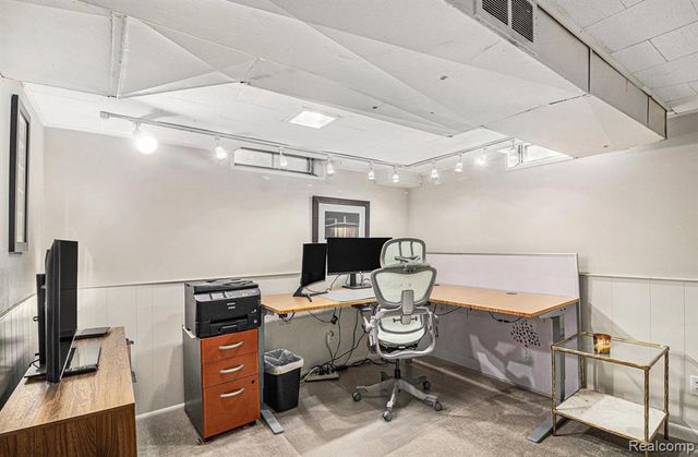 397 S Cranbrook Road, Birmingham, MI 48009