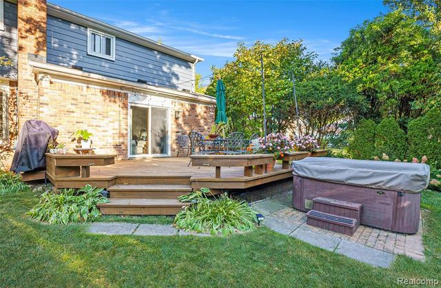 397 S Cranbrook Road, Birmingham, MI 48009