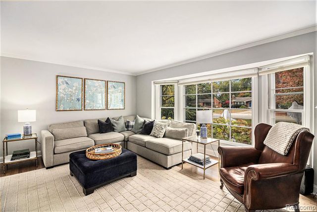 397 S Cranbrook Road, Birmingham, MI 48009