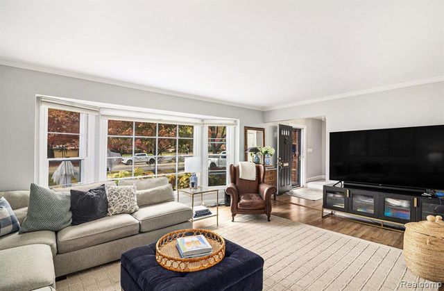 397 S Cranbrook Road, Birmingham, MI 48009