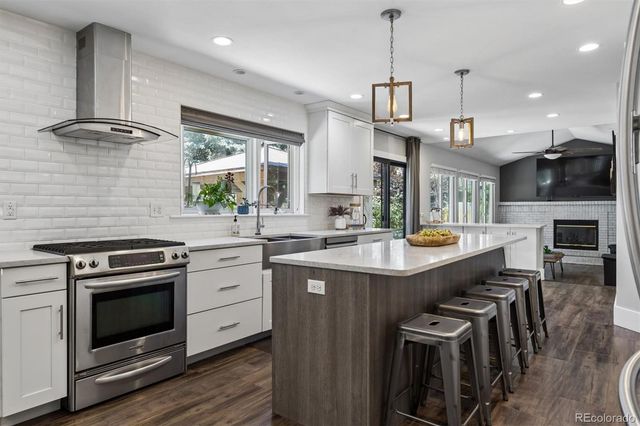 10738 W Roxbury Avenue, Littleton, CO 80127