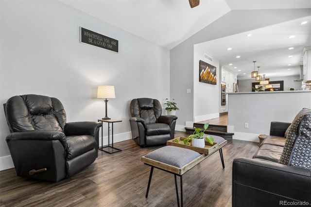 10738 W Roxbury Avenue, Littleton, CO 80127