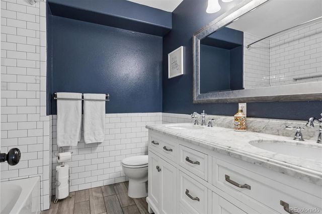 10738 W Roxbury Avenue, Littleton, CO 80127