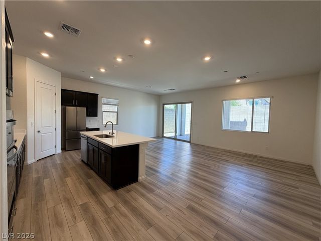 11836 Black Canary Avenue, Las Vegas, NV 89138