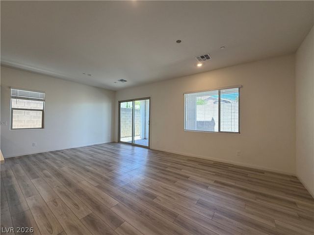 11836 Black Canary Avenue, Las Vegas, NV 89138