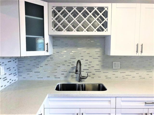 18900 NE 3rd Court 515, Miami, FL 33179