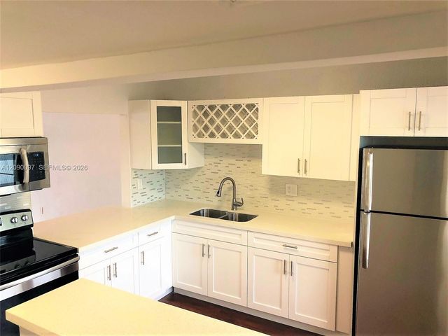 18900 NE 3rd Court 515, Miami, FL 33179