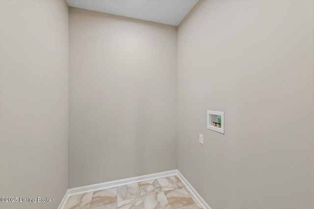 2213 Summit View Ct, La Grange, KY 40031